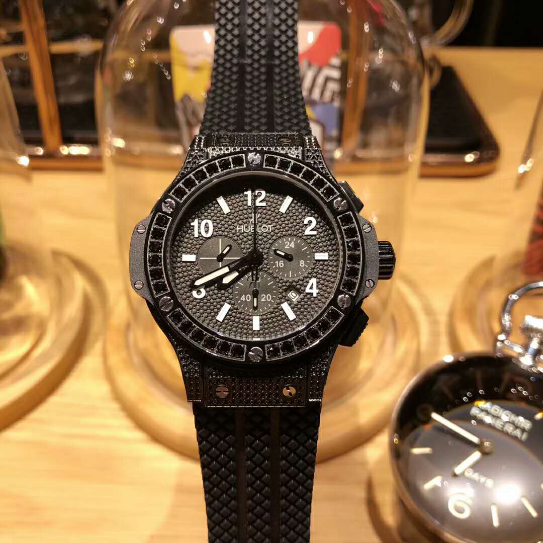 宇舶 (恒寶）Hublot 搭載進口多功能計時跑秒機芯 頂級鍍膜藍光耐磨玻璃鏡面腕錶