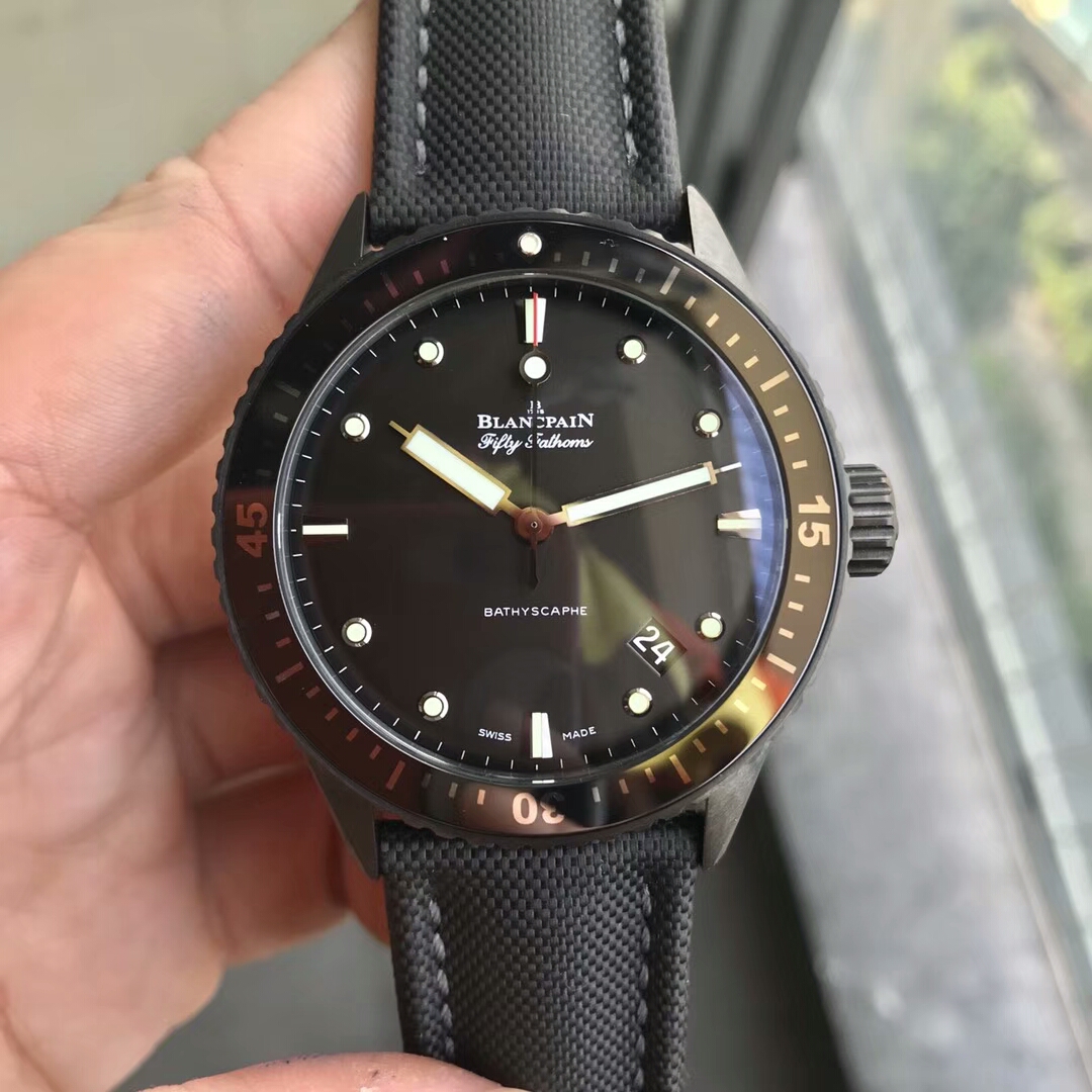 ZF廠出品寶珀50尋Bathyscaphe尺寸43mmX13.5mm黑色錶盤搭載海鷗機芯改寶珀自產Cal.1315機芯牛皮錶帶針扣