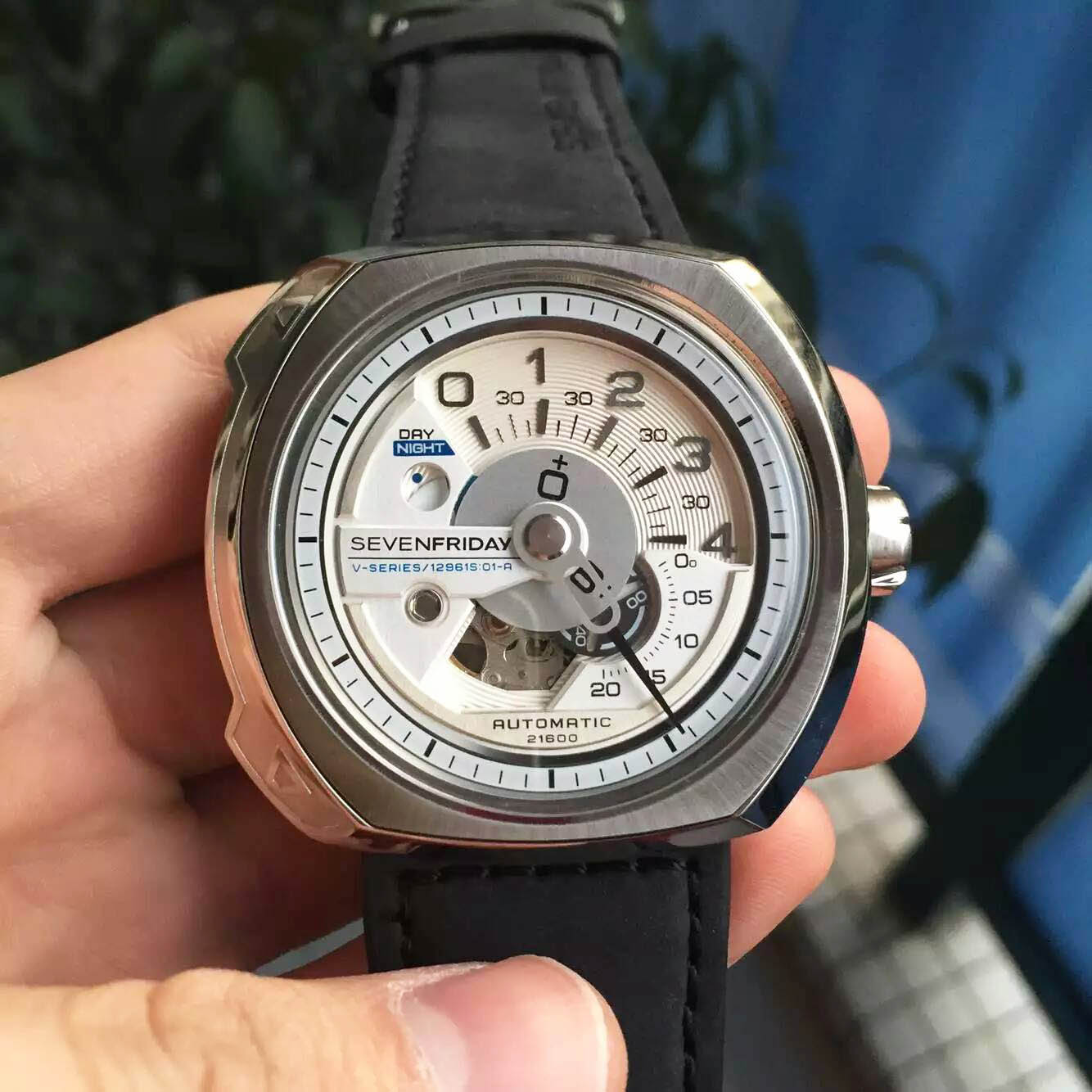 新款星期五SEVENFRIDAY V系列外殼全新登場