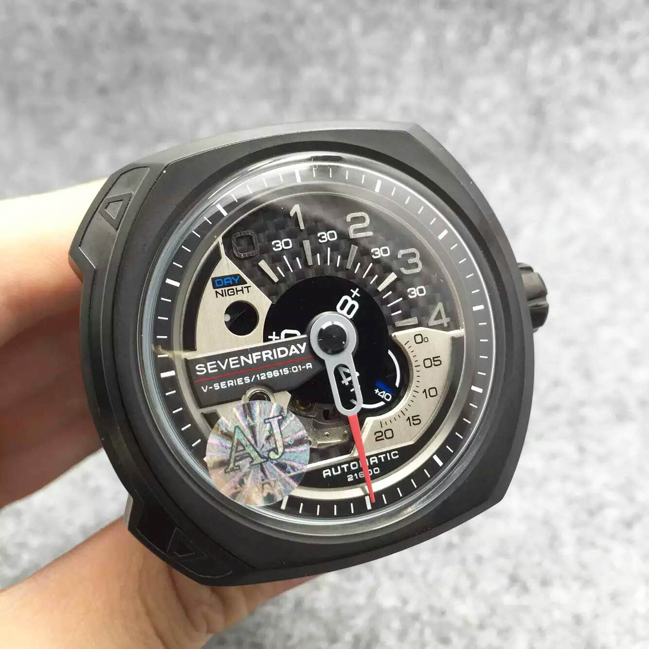 新款星期五SEVENFRIDAY V系列外殼全新登場