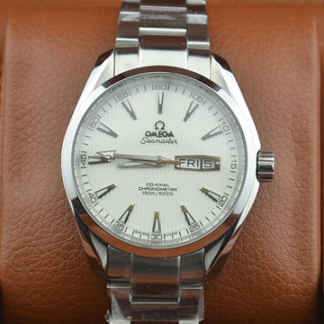 歐米茄海馬系列雙日曆8500機芯男士腕錶