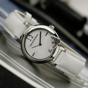 專櫃阿瑪尼 精美浮雕標誌2針簡約時尚女士手錶（斜紋母貝盤）