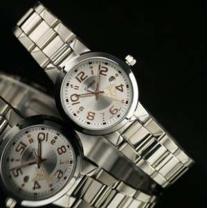 卡西歐 石英錶 鋼帶 白色錶盤 玫金數字刻度 日曆 女士手錶