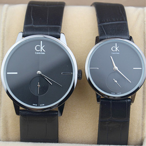 CK黑色底盤簡單大方情侶腕錶