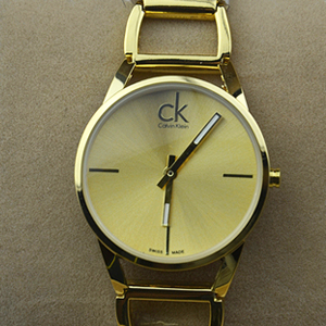 CK新款整體展示完美女人之女士腕錶