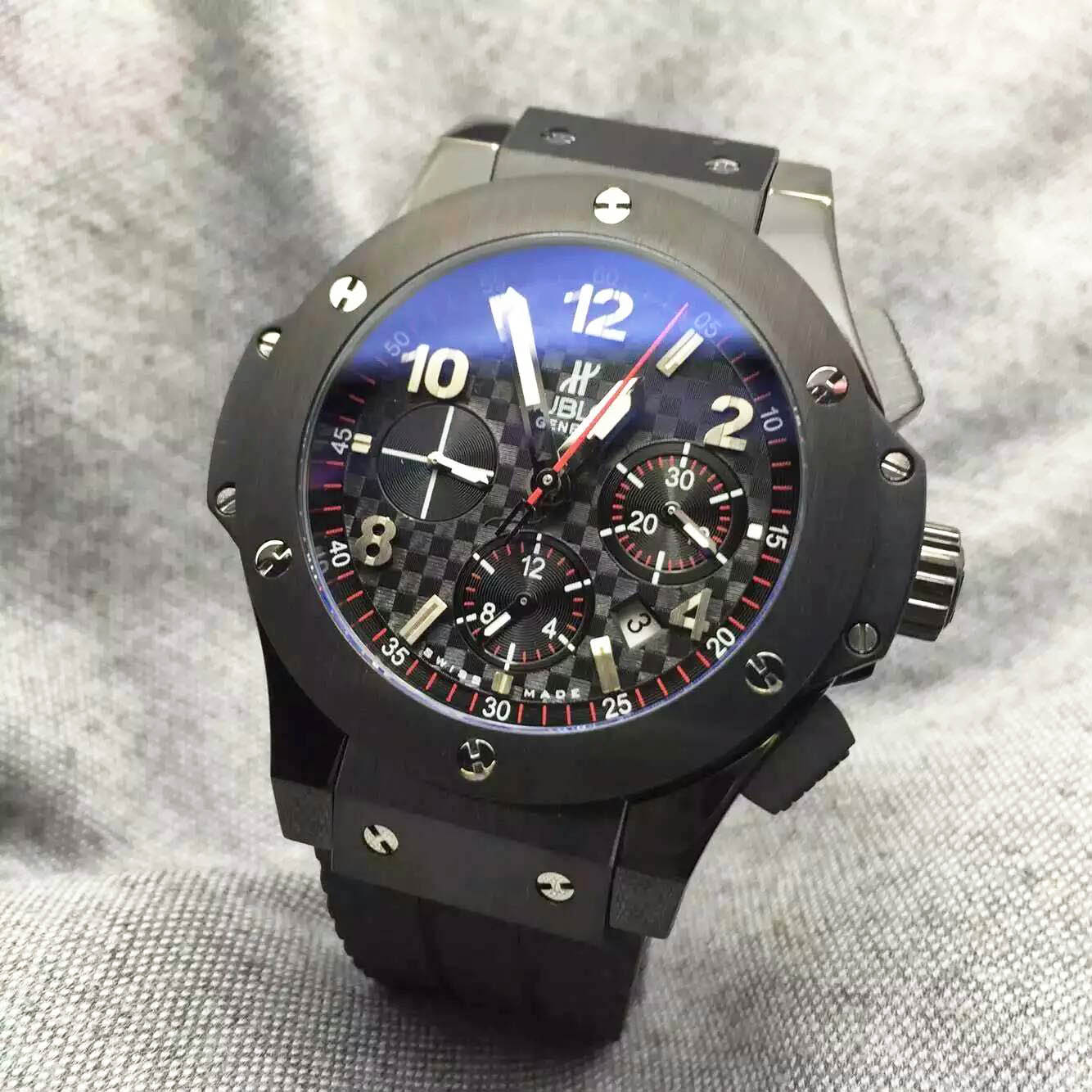 恒寶（HUBLOT)搭載4100全自動計時機芯（7750同時發售）