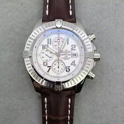 百年靈 Breitling 復仇者系列 搭載7750機芯